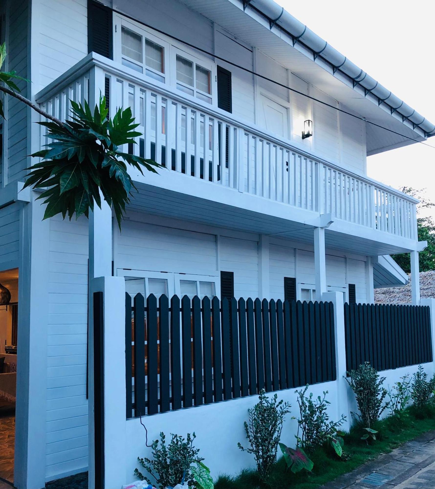 The White House On Bunaken Island Exterior foto